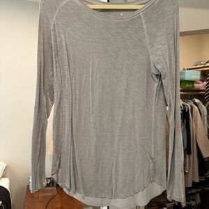 American Eagle Outfitters Light Gray Long Sleeve Top